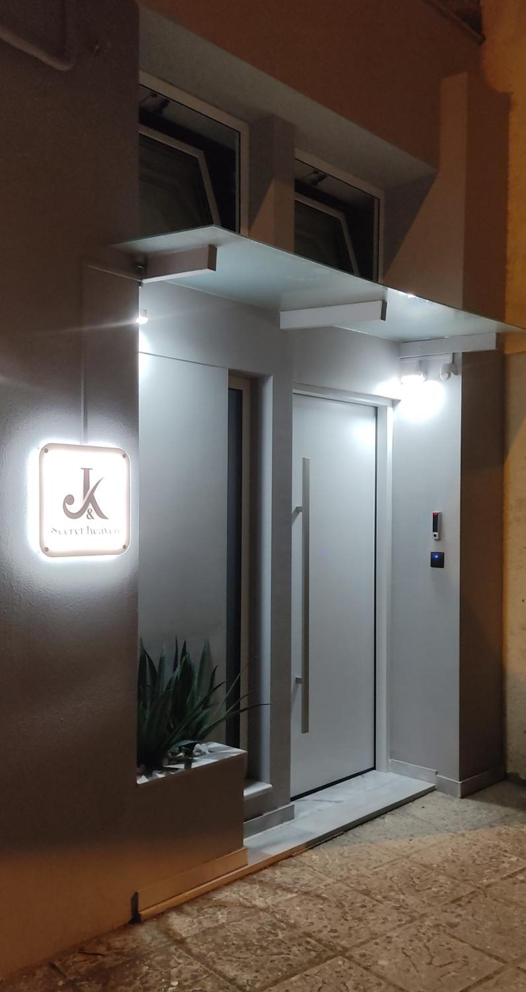 Secret Heaven Jk Apartment